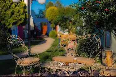 La Local Yalikavak *