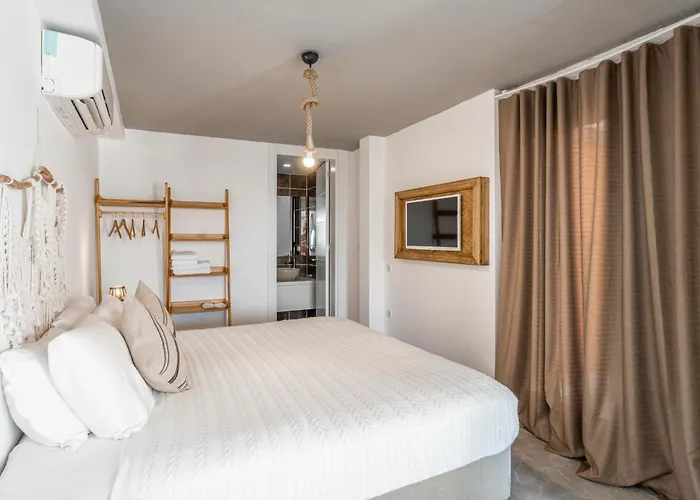 La Local Yalikavak *