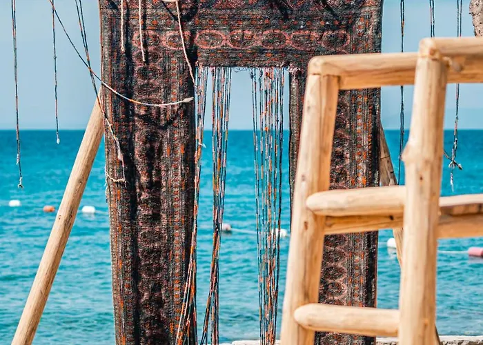 La Local Yalikavak Αλικαρνασσός