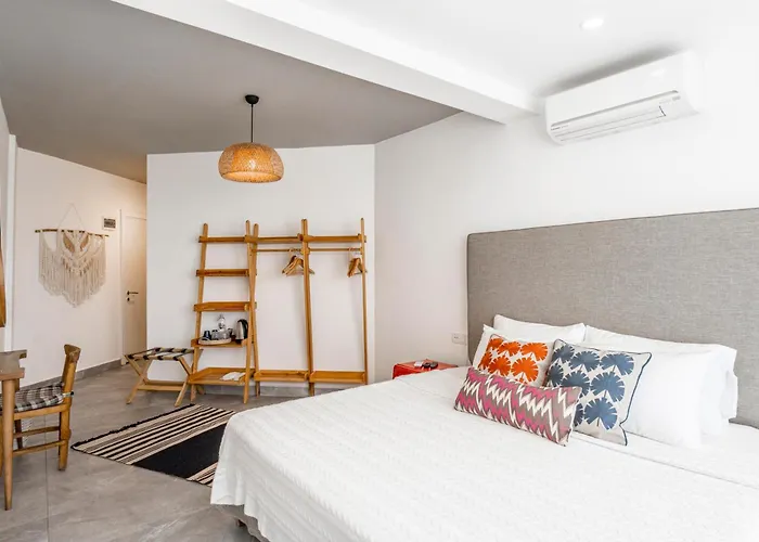 La Local Yalikavak Αλικαρνασσός