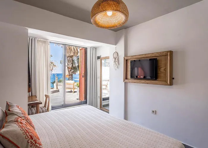 La Local Yalikavak * Αλικαρνασσός